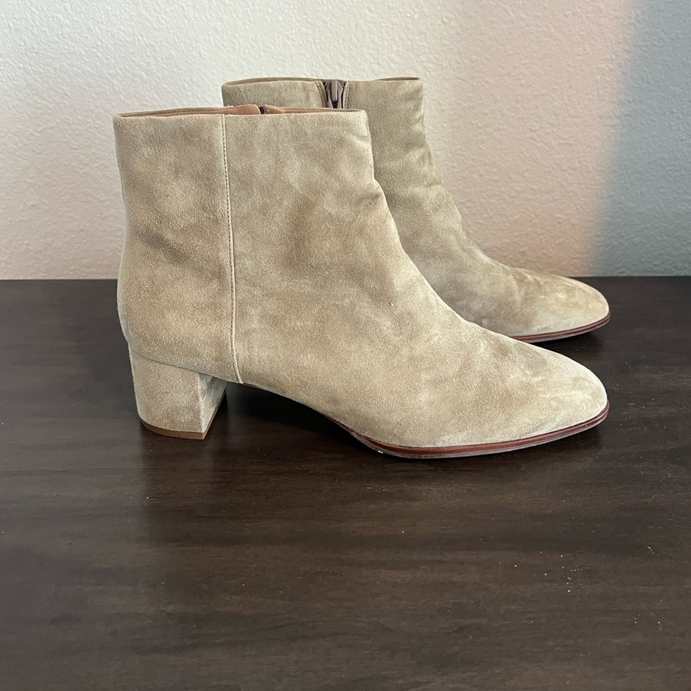 Via Spiga Tan Suede Block Heel Ankle Boots Size 12.